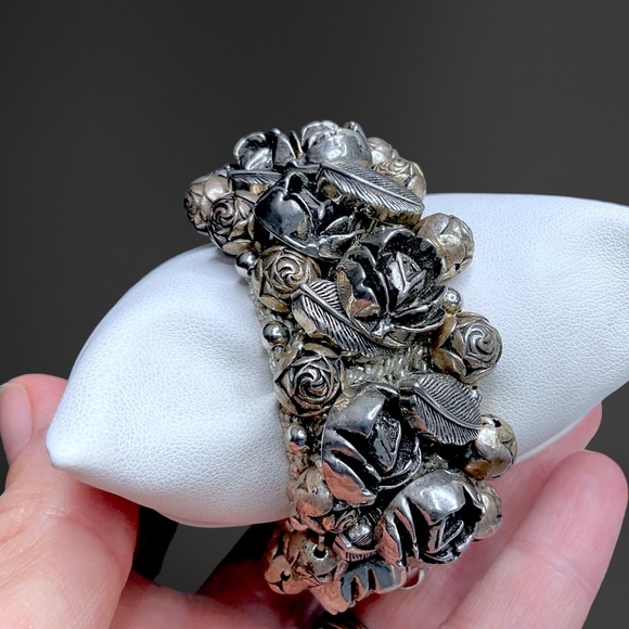 🌺SALE! Vintage Silver Rose Bracelet - Picture 13 of 13